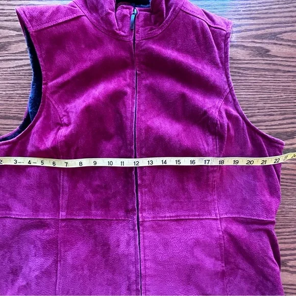 Denim&Co NWT Red Leather Faux Fur Lined Zip Vest Front Pockets Size L - Picture 2 of 11